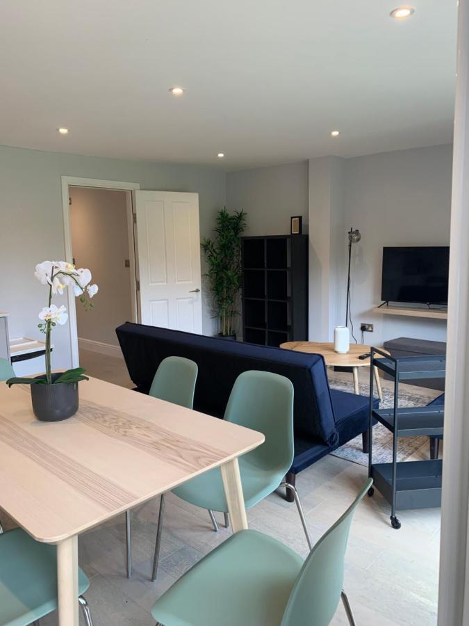 Apartmán Wonderful 3 Bed Flat With Private Garden In Wimbledon - 1 The Queens Londýn Exteriér fotografie